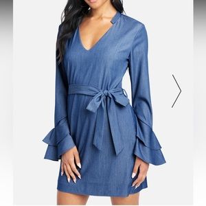 NWT bebe Tiered Ruffle Sleeve Blue Chambray Midi Dress - Small
